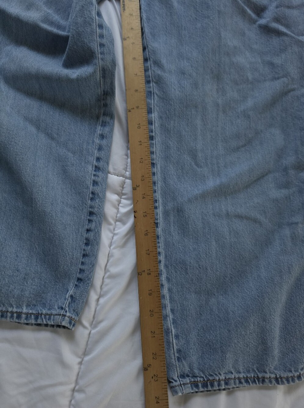 Levi's 80's Balloon Leg Vintage-Style Jeans - Picture 5 of 8